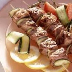 Hoofdgerecht ; Lamssouvlaki - ratatouille - aardappelgratin