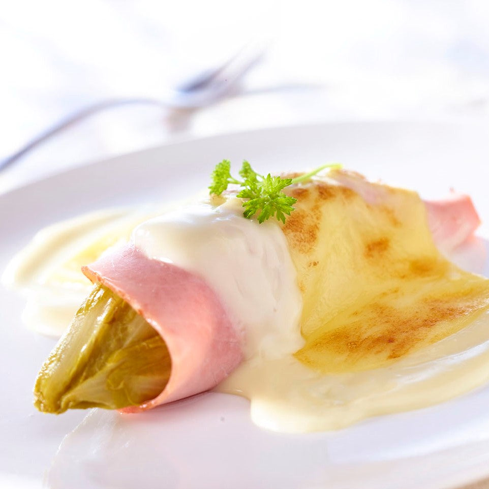 Gegratineerde witloofrolletjes - ham & kaassaus - puree